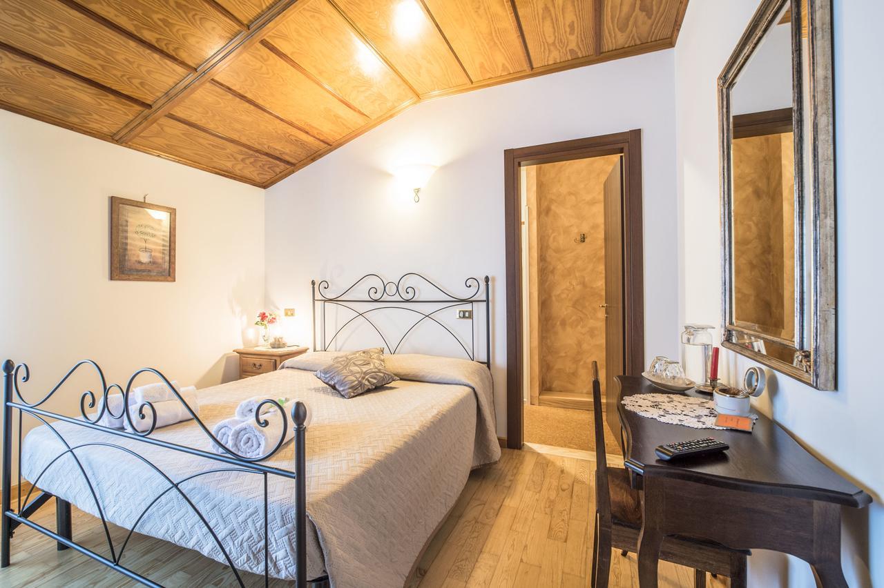 Villa Montegenco Comunanza ภายนอก รูปภาพ